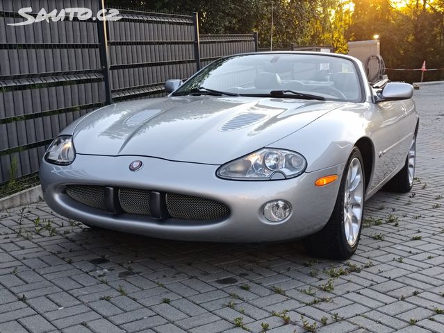 Jaguar XK8